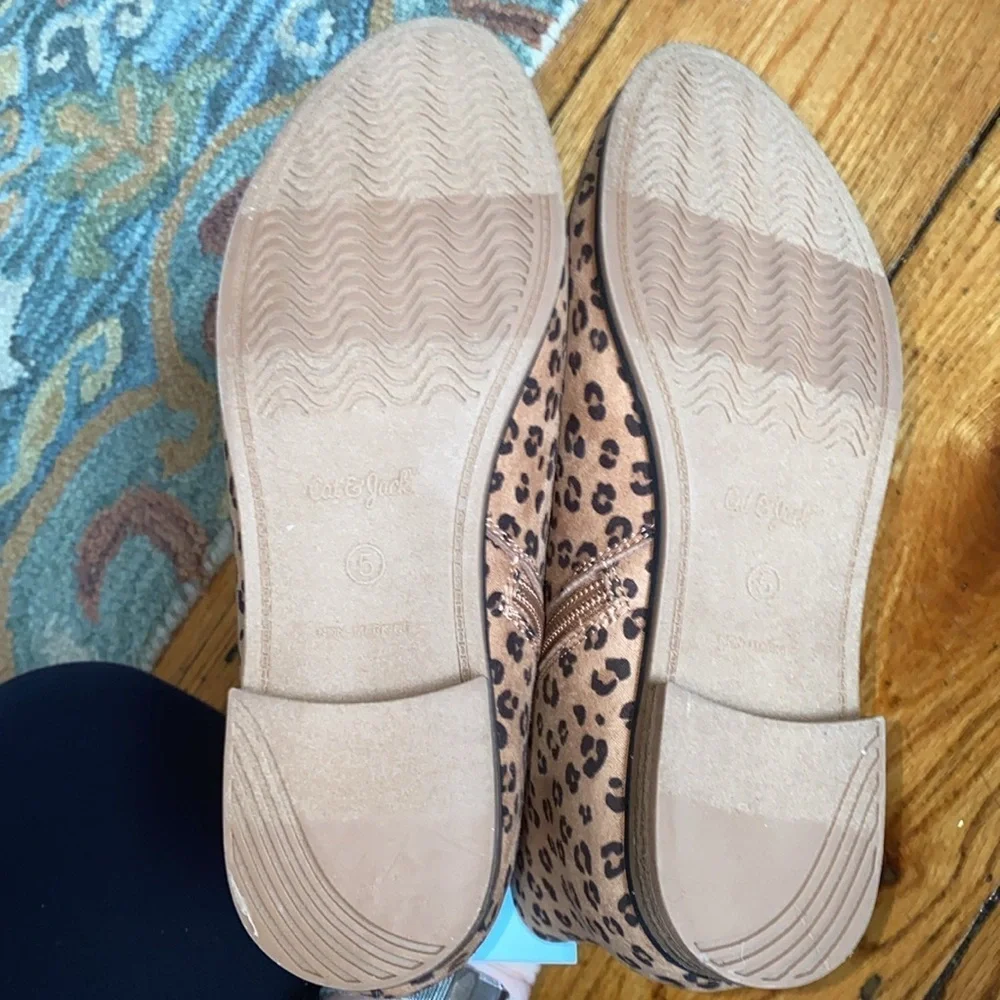Cat & Jack size 5 leopard boots nwt